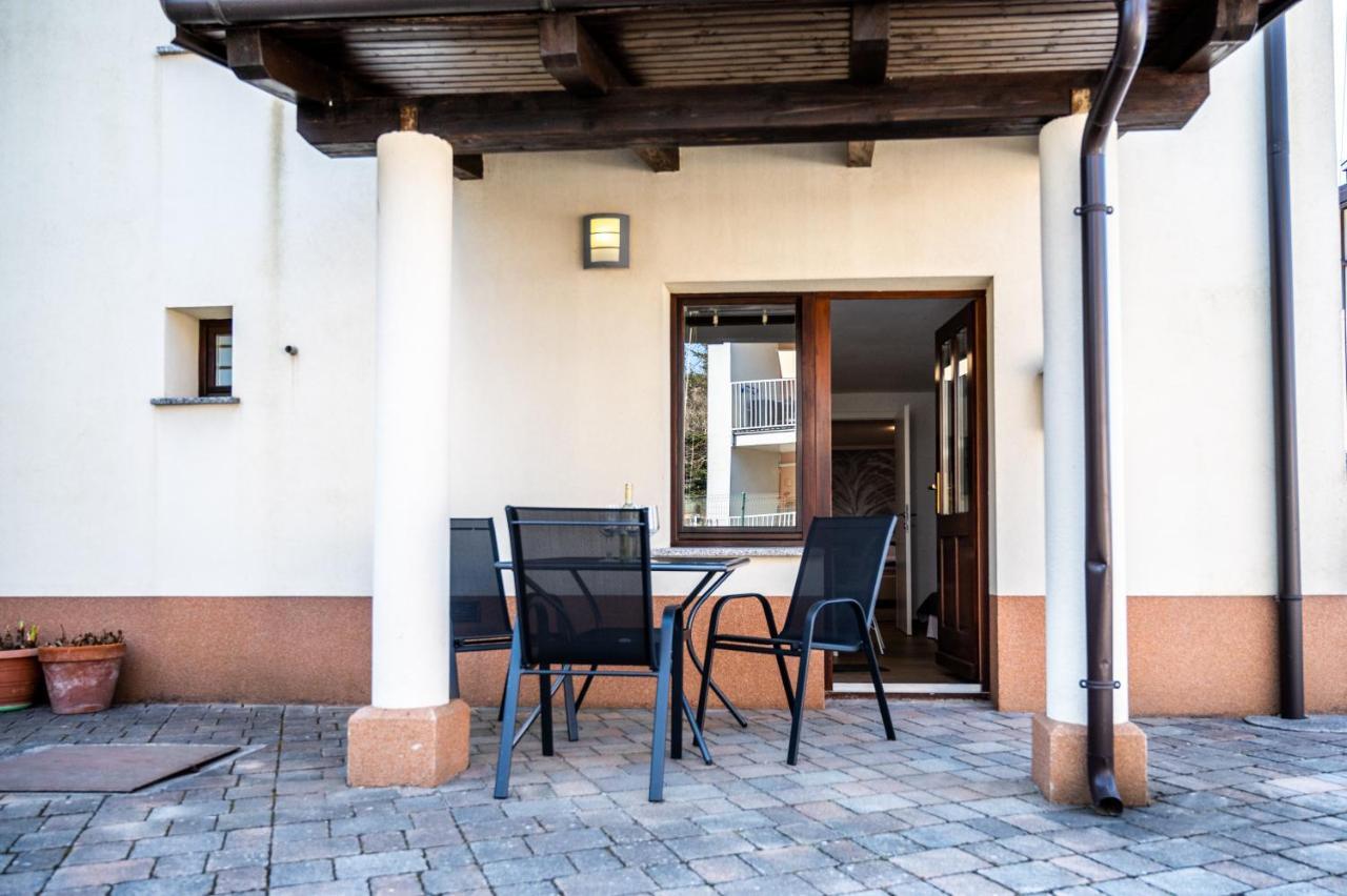 Apartments Krasna Постойна Екстериор снимка