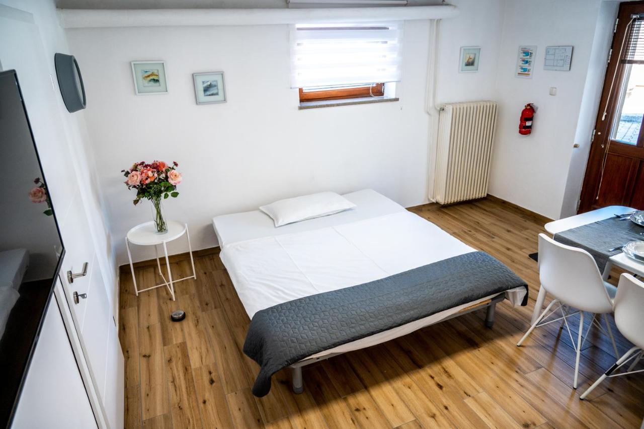Apartments Krasna Постойна Екстериор снимка