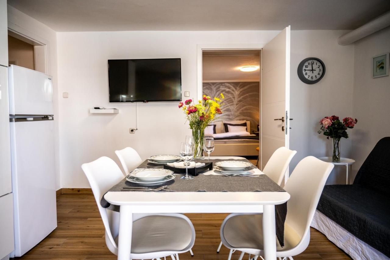 Apartments Krasna Постойна Екстериор снимка
